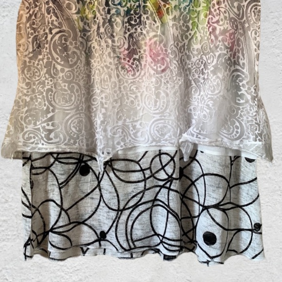 Aria. A Love Tree Lace Overlay Tunic Size Medium - Picture 6 of 8